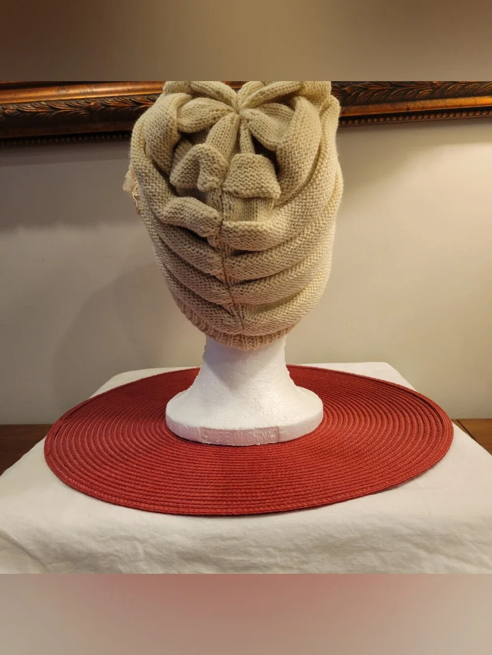 🎨EUC~Cream Knit Visor Beanie with Floral Accent